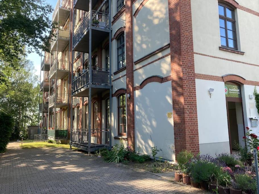Ruhige Wohnung Im Fabrikstil In Chemnitz Exterior photo
