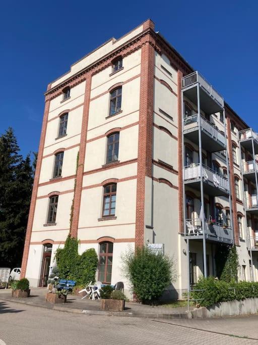 Ruhige Wohnung Im Fabrikstil In Chemnitz Exterior photo